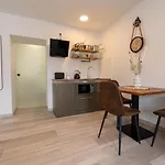 Altstadt Aparthotel 3*
